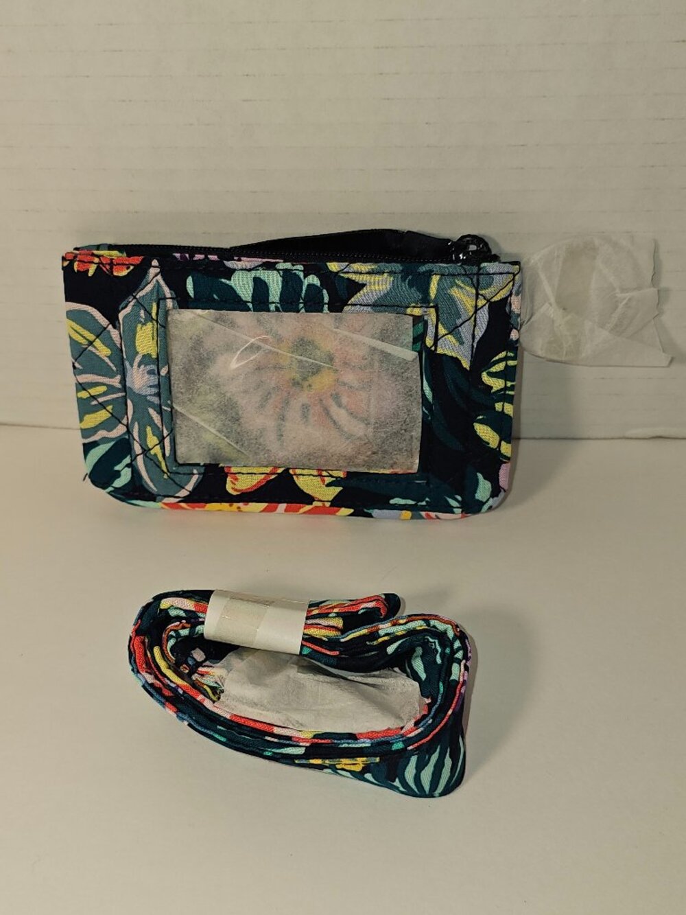 NWT Vera Bradley RFID Deluxe Zip ID Case Lanyard Happy Blooms Wallet Keychain